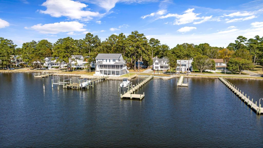 Upstate Luxury Market Notches $5M Lake Keowee Sale as $3.95M Spartanburg Equestrian Estate Hits&nbsp;Market